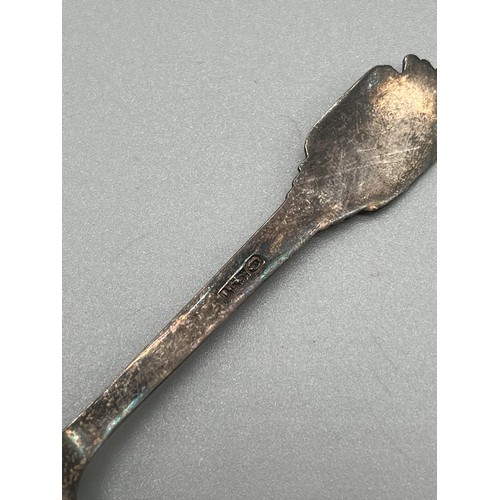 39 - A selection of 830S and 830 Silver tea spoons and tea strainer. Two possibly plated- see images.