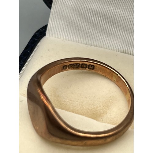 2 - A 9ct gold Birmingham made gent's signet ring. [8.52Grams] [Ring size X]