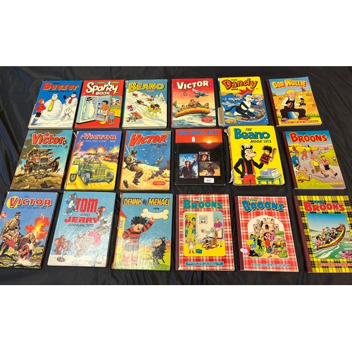 10 - A Collection of vintage annuals to include The Dandy, Our Wullie, The Broons, The Beano, Dennis the ... 