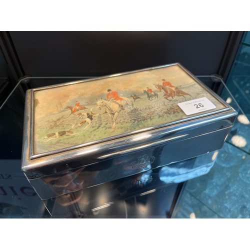 26 - A London silver cigar box, the lid depicting a fox hunting scene. Family crest/ Insignia to the fron... 