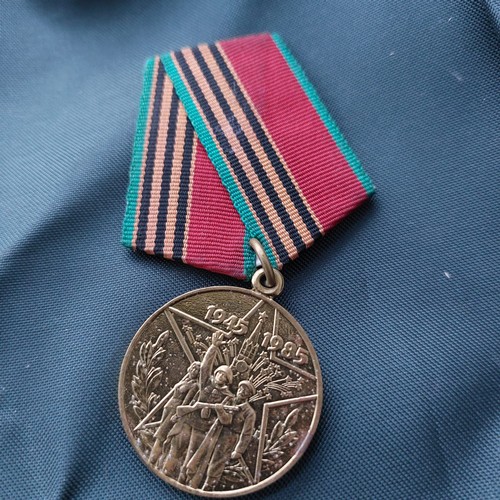 1b - Russian cold war medal.