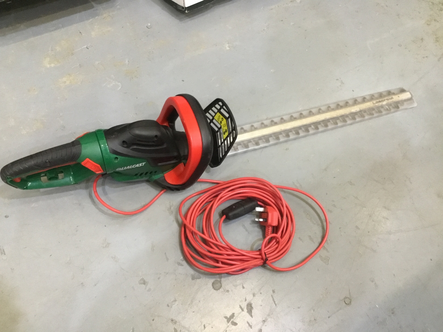 qualcast hedge trimmer