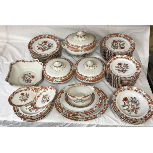 11 - Vista Alegre Portugal, dinner ware 58 pieces to include 24 x dinner plates 25.5cm d, 12 x plates 22c... 