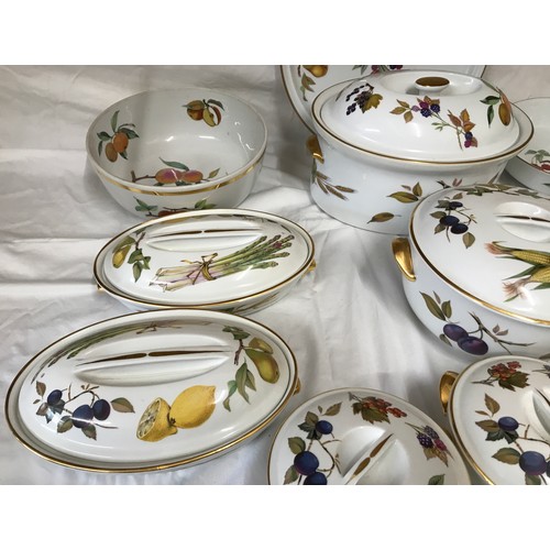 12 - A selection of Royal Worcester 