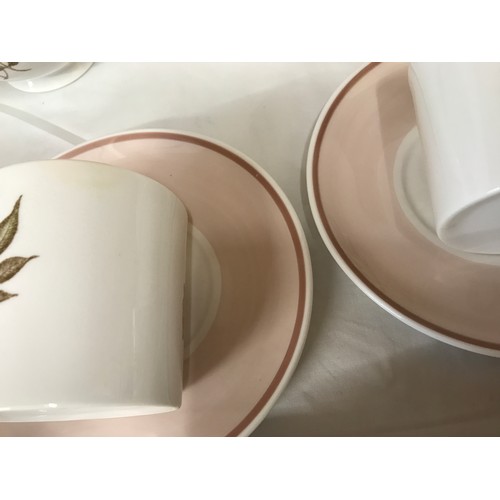 14 - A Susie Cooper Talisman part tea and coffee set comprising of 34 pieces : 2 cream jugs, sugar bowl, ... 