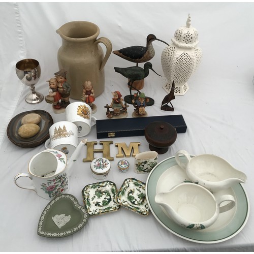 29 - A mixed lot of pottery to include Hummel figures, creamware vase 28cms h, Susie Cooper plate 25cms d... 