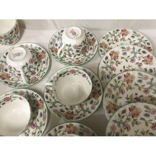 25 - Minton Haddon Hall tea and dinner ware 26 pieces in total. Cake plate, minus handle, six dinner plat... 