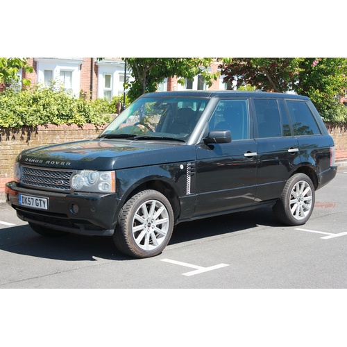242 - A Range Rover Vogue 3.6 litre diesel, 2007/57, Black with Black Leather, Good Condition, 158,000 mil... 
