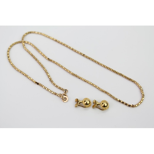 74 - A 9ct Gold Twist Link Necklace along with a Pair of Earrings. Total Weight: 4.6 grams.