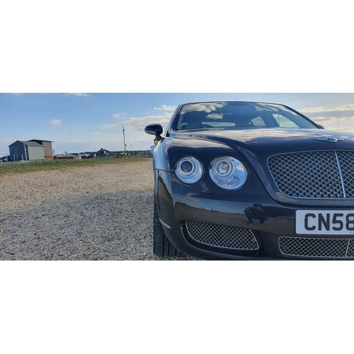 226 - A Lovely 2008/58 Bentley Continental Flying Spur finished in Black with Tan leather. Specification i... 