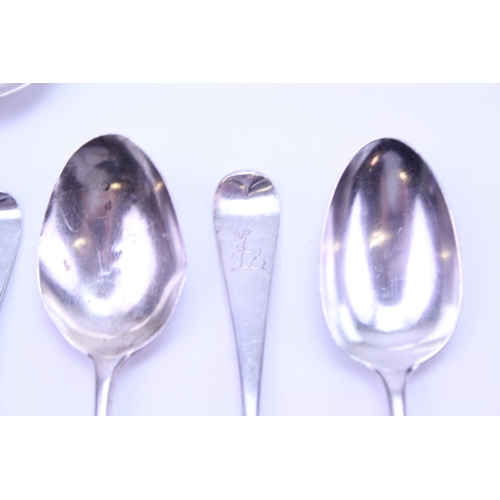42 - 5 x Silver Old English Tea Spoons by George Adams along with a Silver Table Spoon. Weighing: 177 gra... 