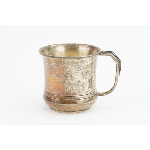 32 - A Plain Silver Christening Mug. Birmingham R. Weighing: 73 grams.