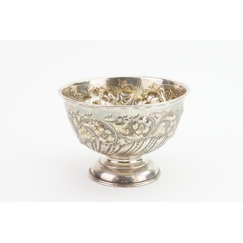 35 - A 1907, Joseph Gloster embossed Floral design Rose Bowl. Birmingham h. Total weight approx 253 grams... 