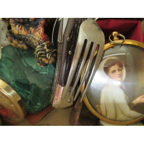 6 - Collectibles: to include white metal tea and other spoons; and various powder compacts 