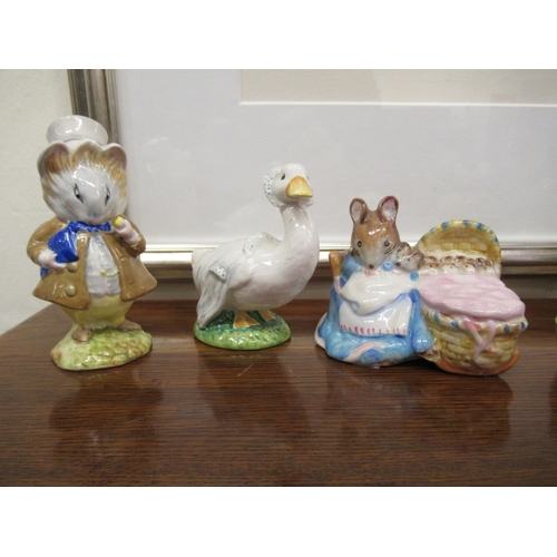 24 - Beswick china Beatrix Potter figures: to include 'Pig-Wig'  4.25