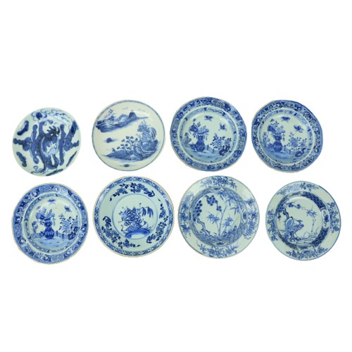 50 - A collection of 16 similar blue and white Chinese Xiangshi period Bowls, of variant designs, 16cms (... 