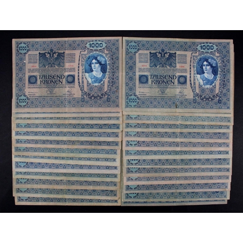 489 - Austria 1000 Kronen (26) dated 2nd January 1902 issued 1919 (Pick59) mixed grades, some with edge ni... 