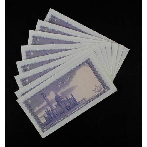 519 - Brunei 1 Ringgit (10) dated 1988, a consecutively numbered run of 10 notes, serial A/37 317757 - A/3... 