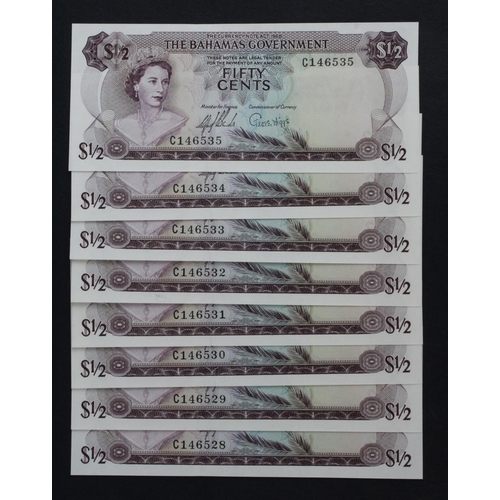 500 - Bahamas 50 Cents (1/2 Dollar) dated Law 1965 (8), a consecutively numbered run of 5 notes, serial C1... 