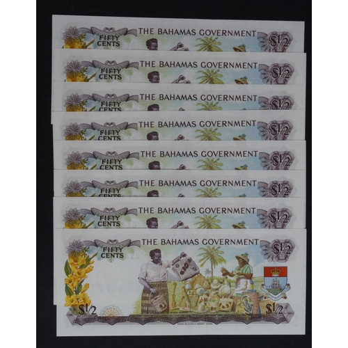 500 - Bahamas 50 Cents (1/2 Dollar) dated Law 1965 (8), a consecutively numbered run of 5 notes, serial C1... 