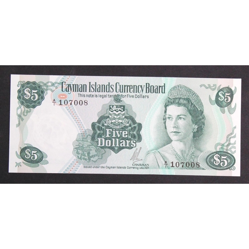 530 - Cayman Islands 5 Dollars dated 1971 (issued 1972), portrait Queen Elizabeth II at right, serial A/1 ... 