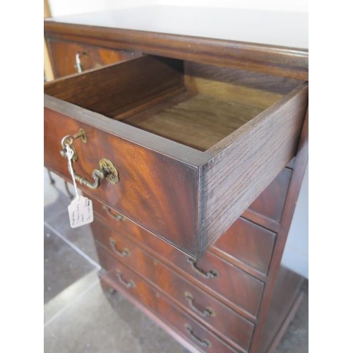 50 - A good Georgian style mahogany seven drawer chest on bracket feet - height 115cm x 76cm x 50cm from ... 