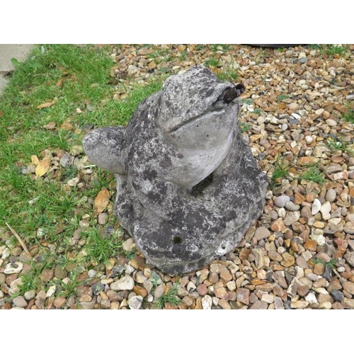 34 - A stone effect frog water feature, 37cm tall x 30cm wide