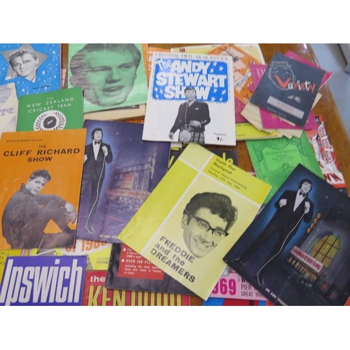 302 - A good collection of assorted theatre stage programmes and some signed star photographs including Pe... 