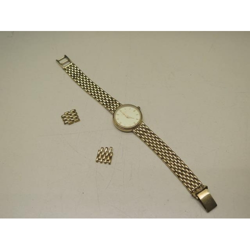 807 - A 9ct yellow gold Rotary ladies bracelet wristwatch with box, guarantee and bag, total weight approx... 