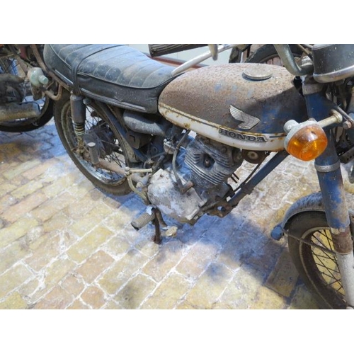 2 - A Honda 125cc vintage motorcycle reg XOD 59K in need of restoration, no documentation or key, with a... 