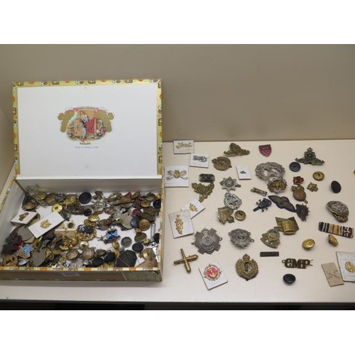 942 - A large quantity of badges, mainly military