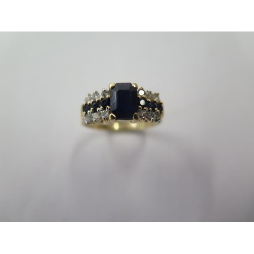 490 - A 14ct yellow gold sapphire ring, size N/O, approx 3.3 grams, in good condition