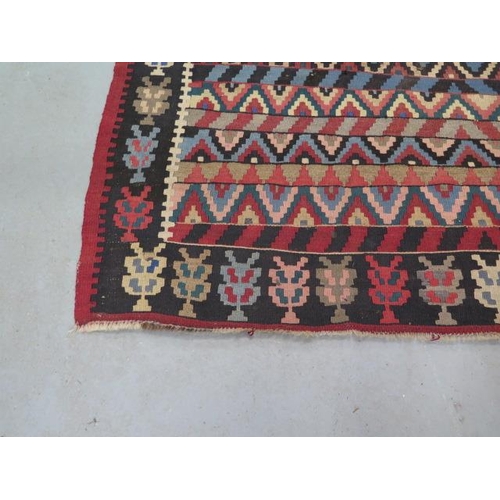 221 - A Kilim rug approx 2m x 3.5m used but reasonably good