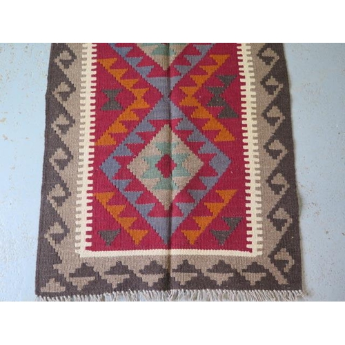 223 - A hand knotted woollen Maimana Kilim rug, 113cm x 75cm