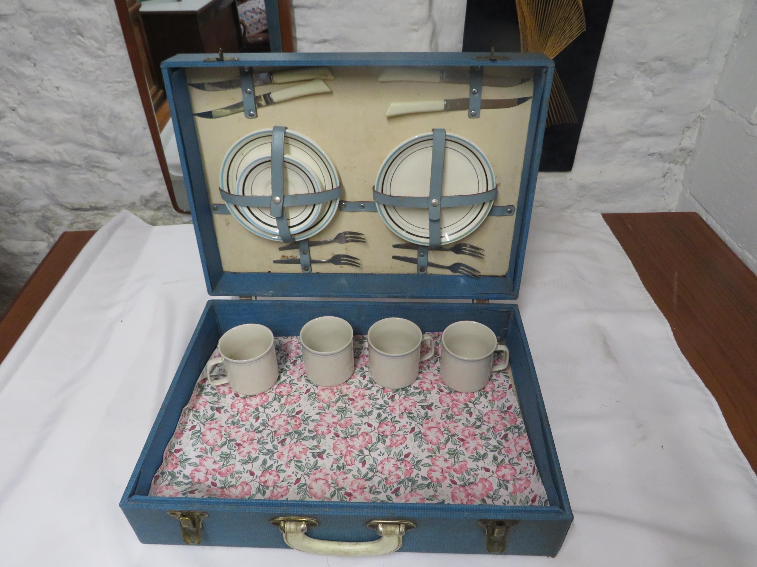 Vintage picnic set