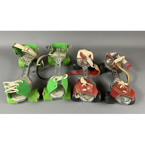 40 - 2 pairs of vintage roller skates. Shipping group (A).