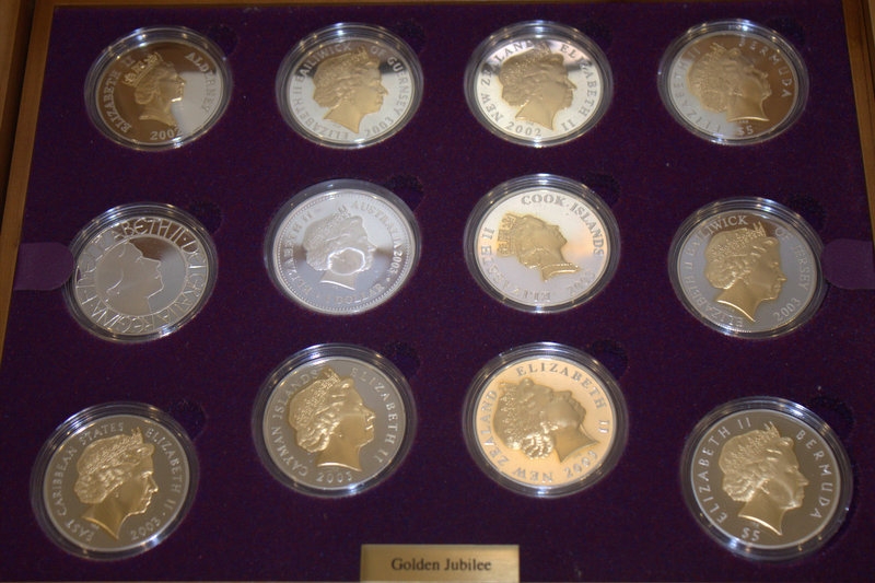 Royal Mint Queen Elizabeth II Golden Jubilee Coin Collection In Fitted Wooden Box With Paperwork Com