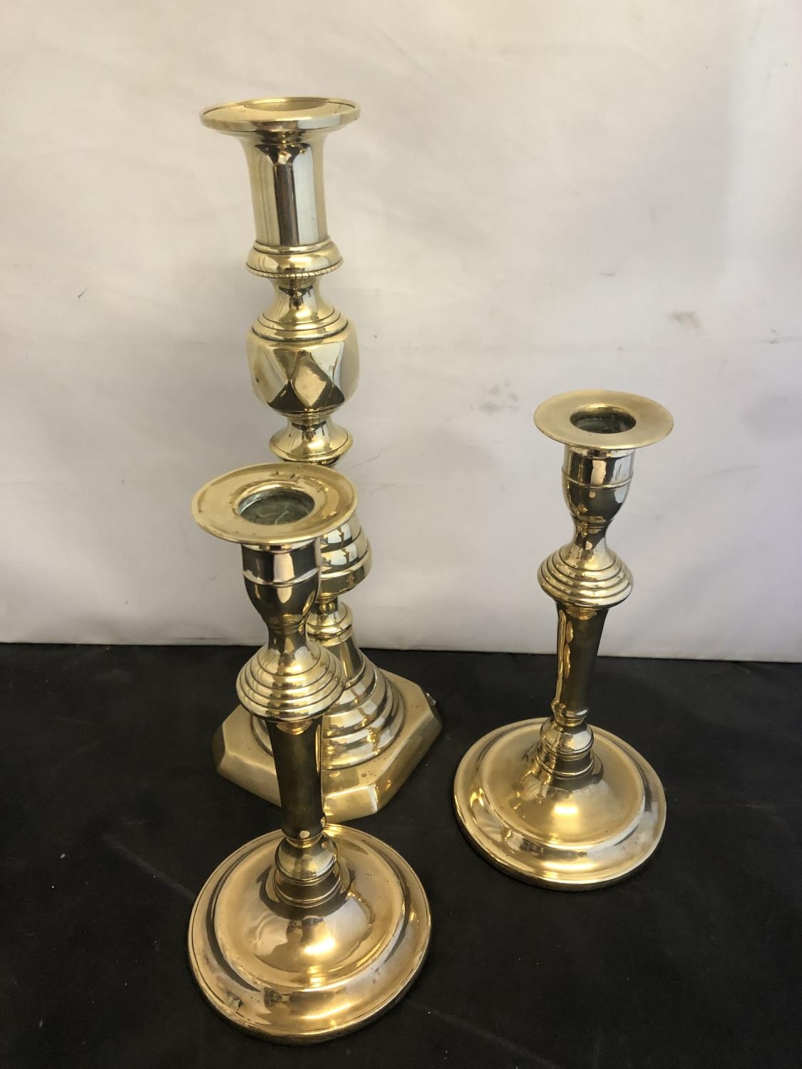 Qty of brass candle sticks