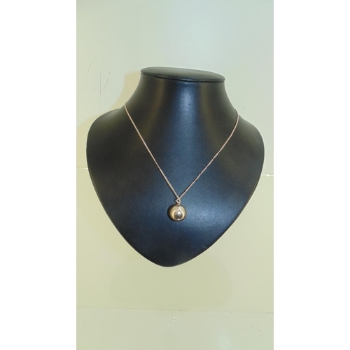 3005 - Designsix London Necklace with ball pendant