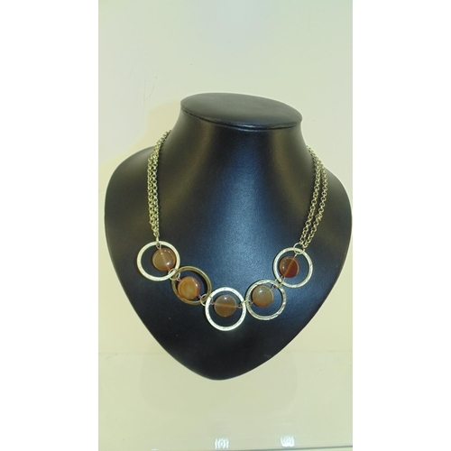 3018 - Necklace with five circle gems