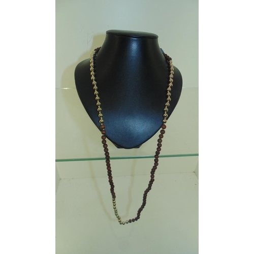 3025 - Designsix London Long beaded necklace