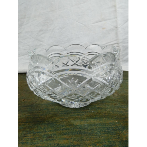 129 - A stunning Tyrone crystal footed bowl and a Waterford crystal fruit bowl.
