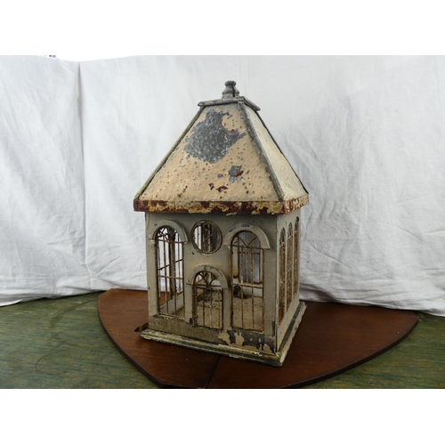 149 - A stunning antique style style bird cage/house.