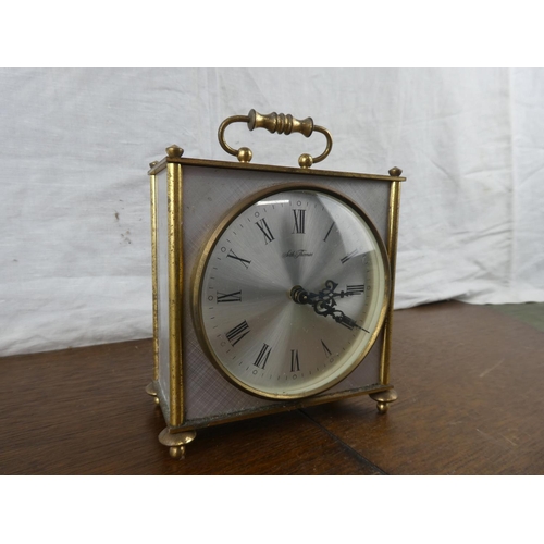 157 - A vintage Seth Thomas mantle clock.