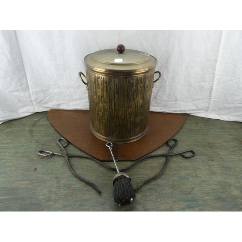 172 - A vintage brass coal bucket and liner.