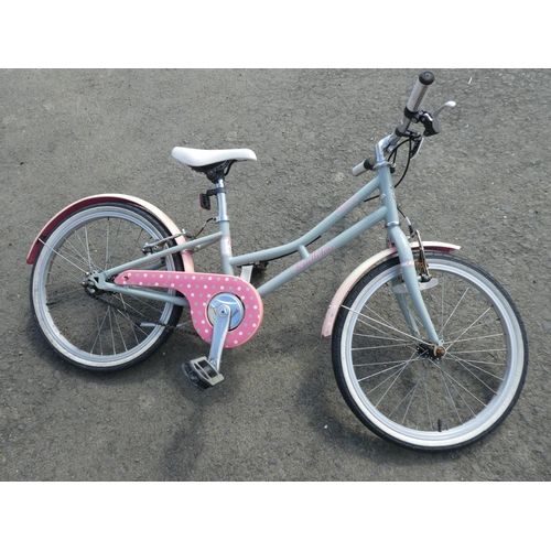 436 - A girls bicycle.