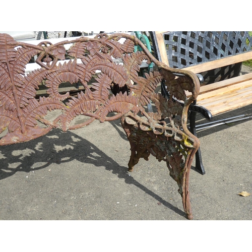 441 - A stunning antique/ Victorian cast iron garden bench for restoration.
