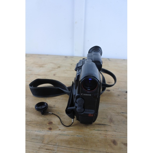 353 - A Canon UC15 8mm video camera.