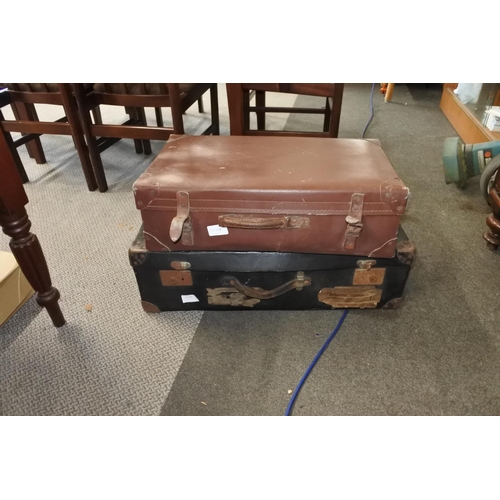 359 - 2 vintage suitcases.