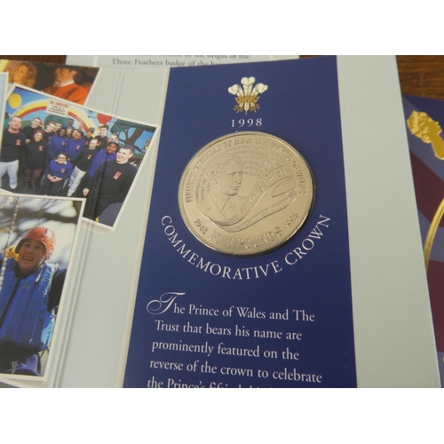 515 - A 1998 uncirculated coin set, along with commemorative crown coin.
